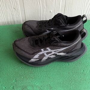 Asics Superblast 2 sz 6.5 women